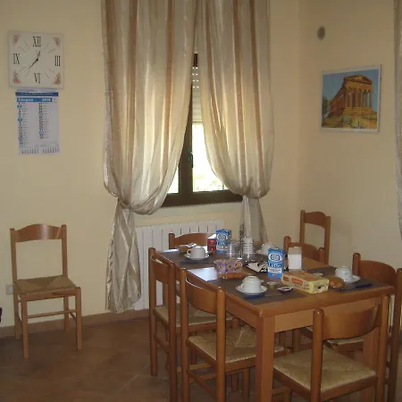 La Falcia Alojamento de Acomodação e Pequeno-almoço Grotte (Sicily)